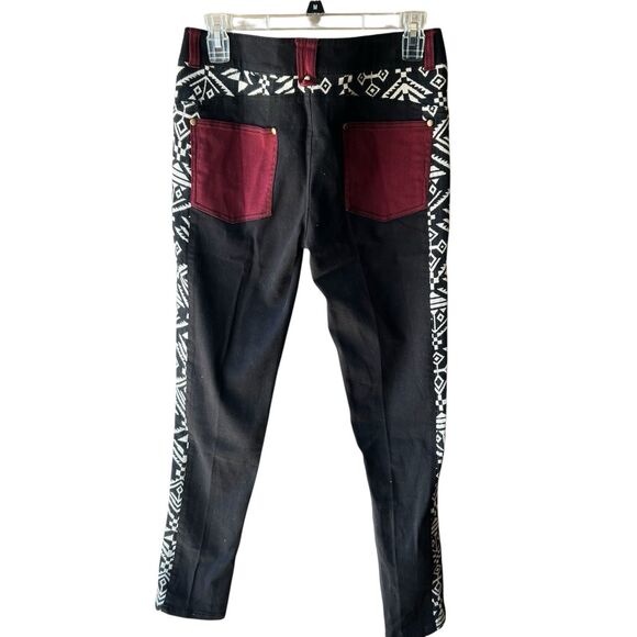 NWT/ CHASER COLOR BLOCK AZTEC PATTERN SKINNY / Black, White, Maroon Size 28 - Picture 2 of 8